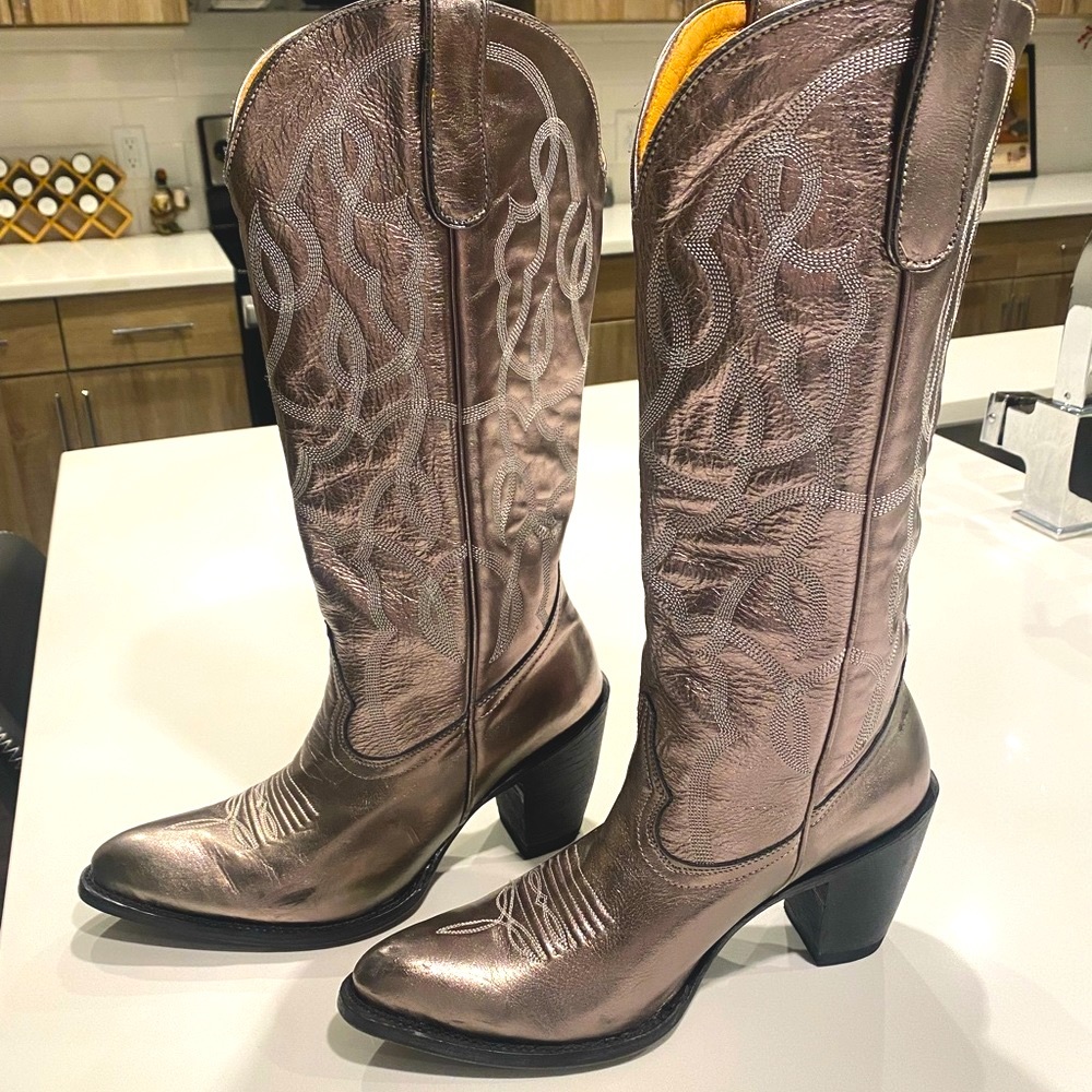 Idyllwind Women’s Revenge Western Cowgirl Boots - Round Toe with Heel